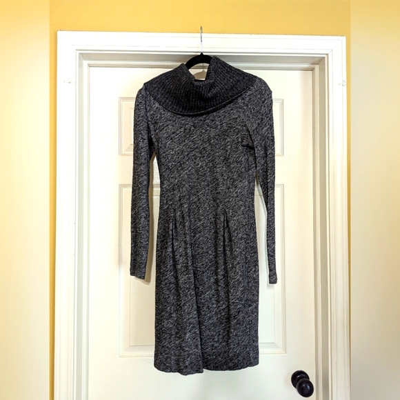 Casual dress for cool weather - Picture 1 of 1